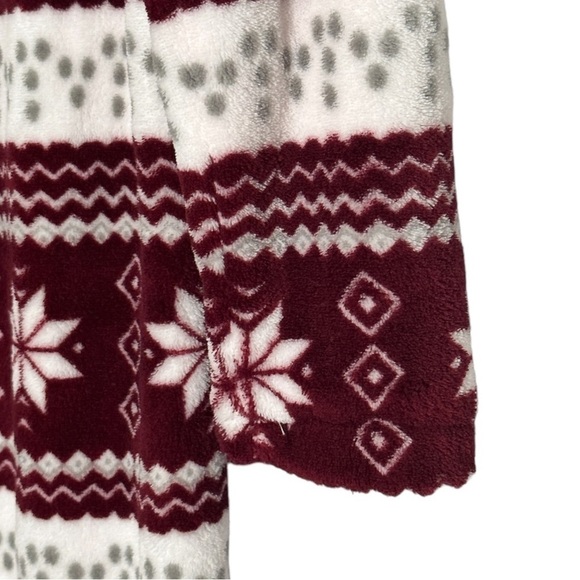 ๐บ Boohoo Fleece Burgundy Fair Isle One Piece Pajamas Size 4 Winter Snowflake - Picture 6 of 9